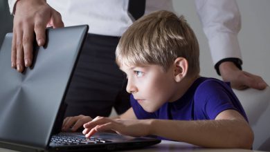 5 علامت هشدار دهنده اعتیاد کودک به وسایل الکترونیکی